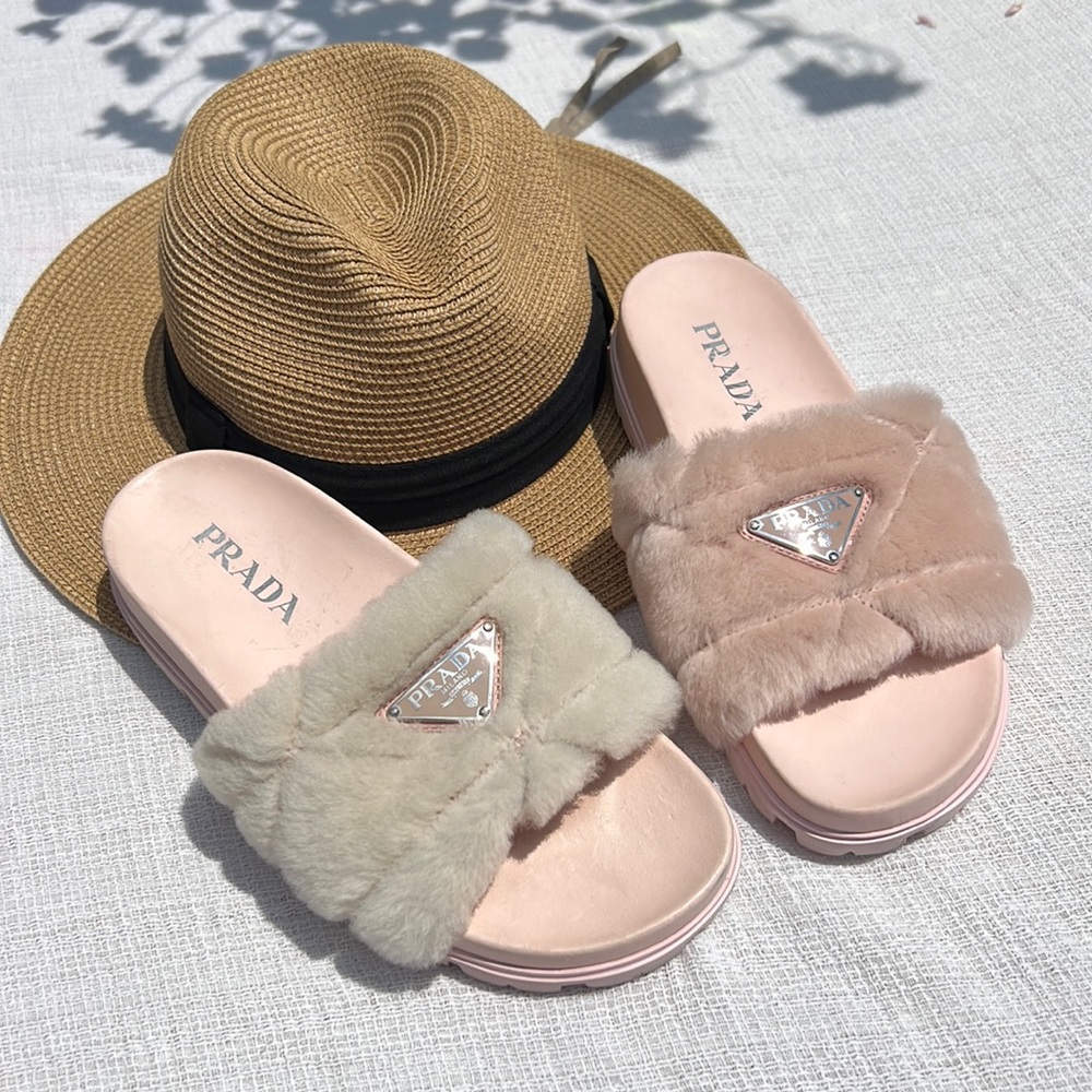 Prada Logo Genuine Shearling Slide Sandal.😍